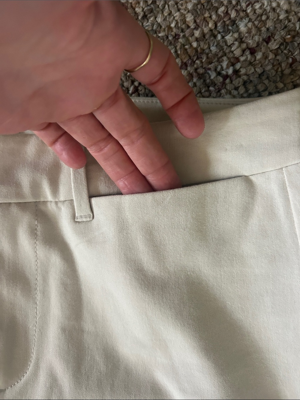 Old Navy Women's Cream Ankle-Length Dress Pants - Picture 3 of 5